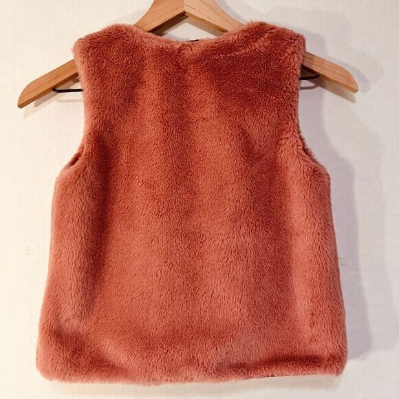 Old Navy Girls Pink Faux Fur Vest   Sz 8  EUC - Picture 2 of 4